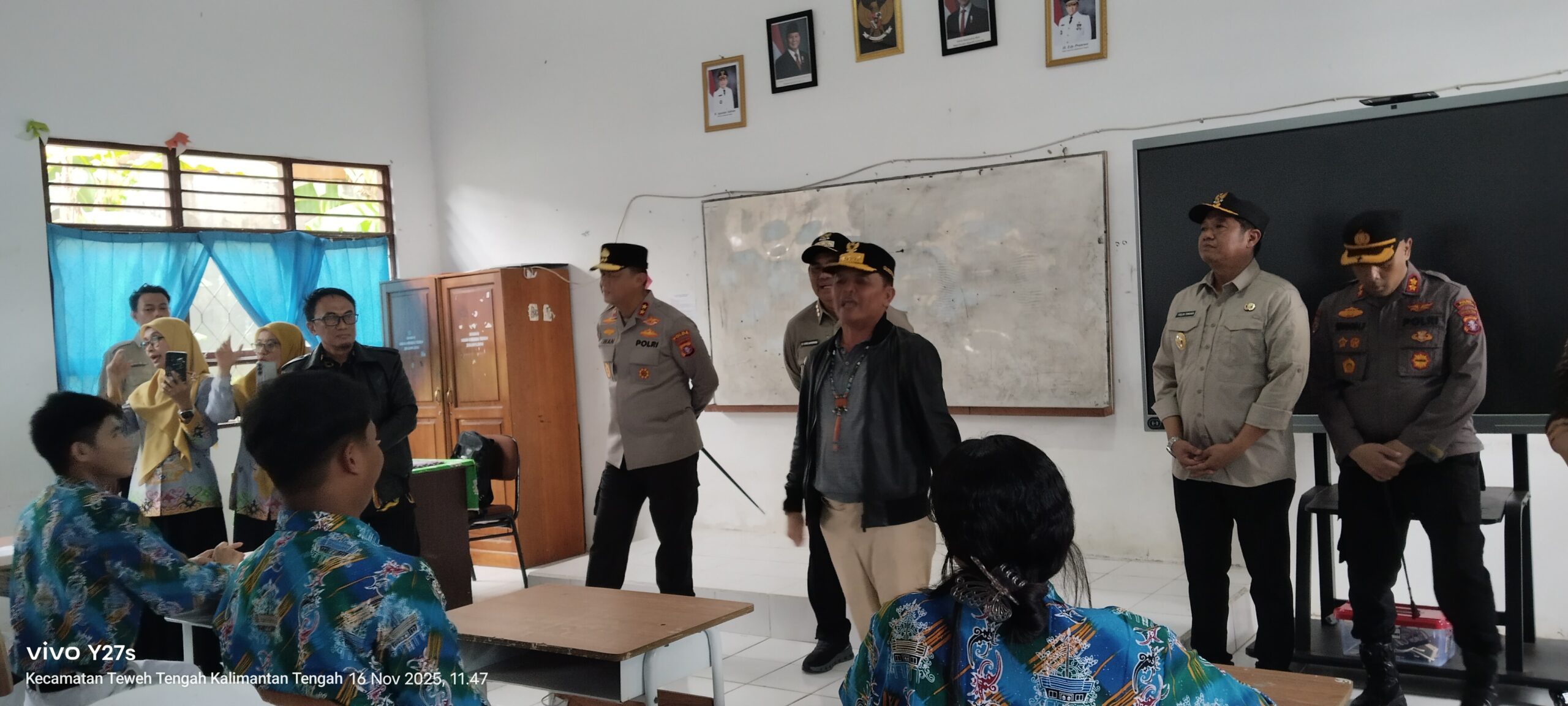 Gubernur Agustiar Sabran Gratiskan 300 Paket Sembako di Pasar Murah SMAN 4 Muara Teweh