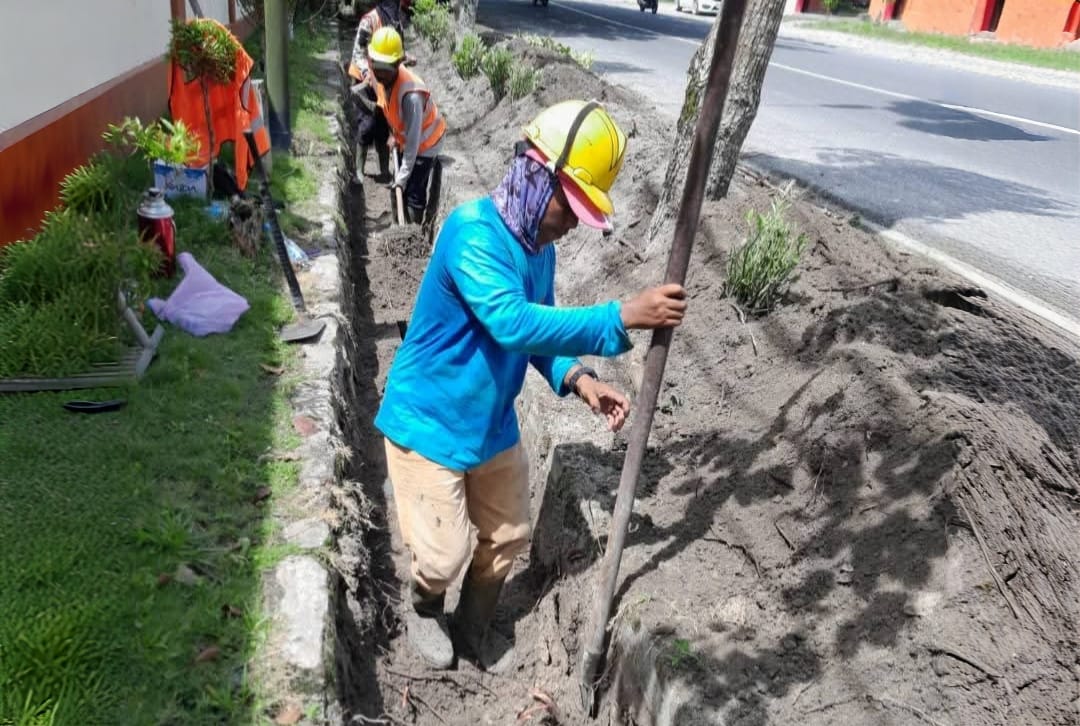 Bupati Kobar Perintahkan PUPR Percepat Normalisasi Drainase Jalan Cilik Riwut 2