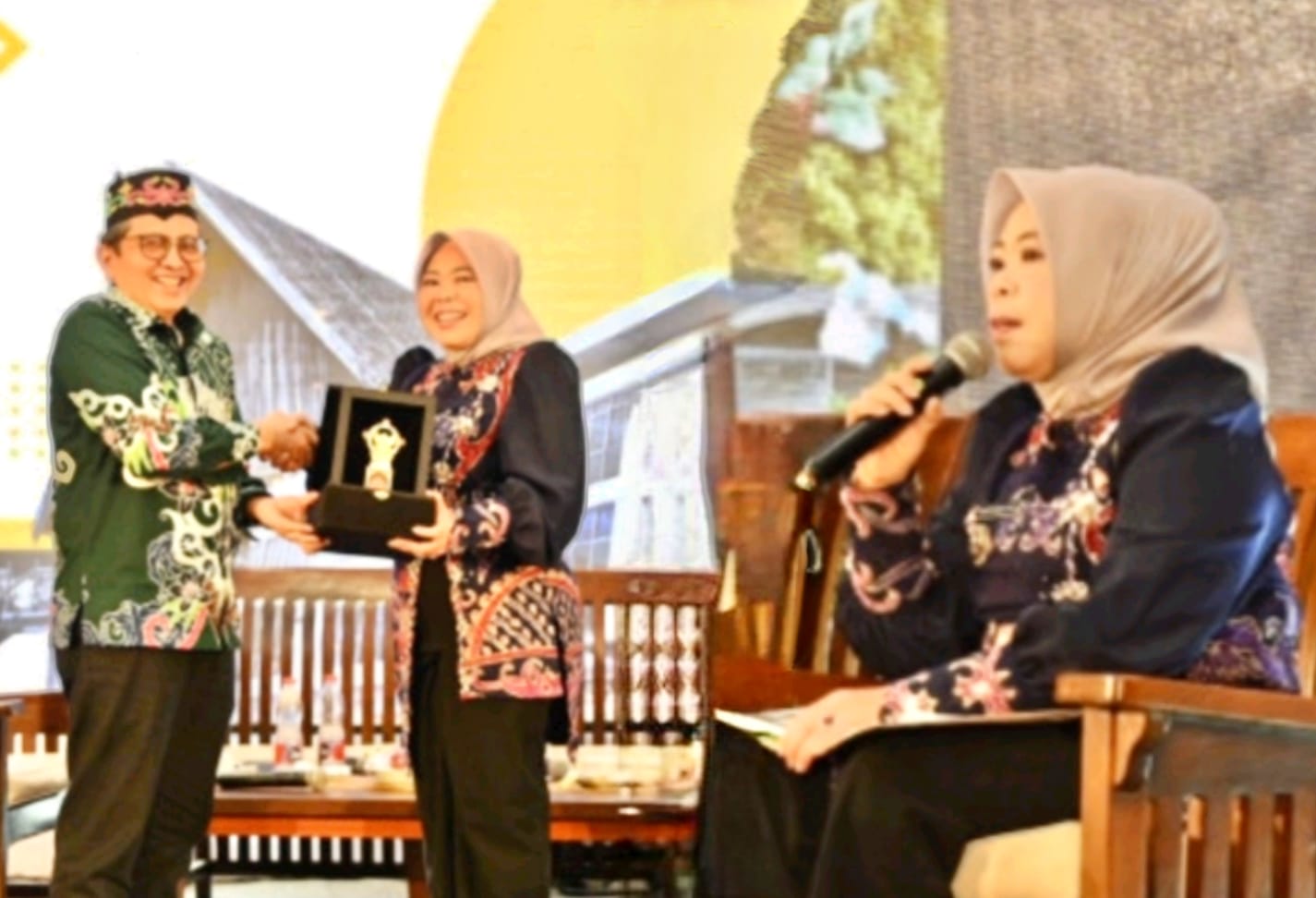 Bupati Kobar Paparkan Strategi Pengelolaan Keuangan Bermartabat di Forum BPK Kalteng