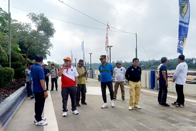 Indra Gunawan Soroti Lanting Terbengkalai, WFC Muara Teweh Akan Ditata Ulang