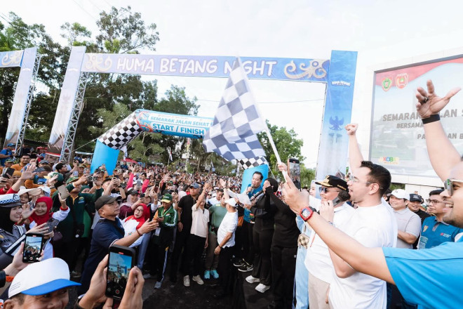 Jalan Sehat Momentum Perkuat Solidaritas Masyarakat Kalteng