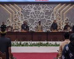 Evaluasi Gaji Menyeluruh Eksekutif Dan Legislatif