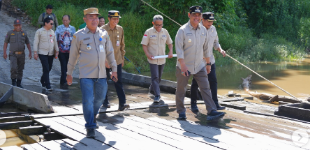 Tinjau Jembatan hingga Puskesmas, Bupati Barito Utara Evaluasi Pembangunan Lahei