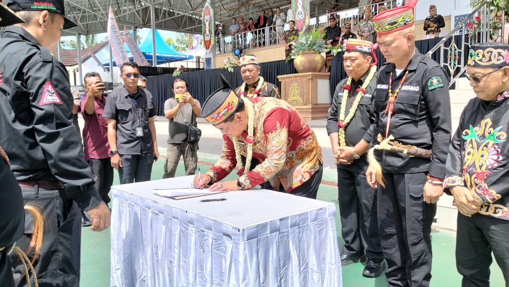 Bupati Barito Utara: BATAMAD Garda Terdepan Keamanan Berbasis Adat