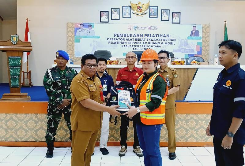 Pemkab Barut Perkuat SDM Lewat Pelatihan Operator Excavator dan Service AC