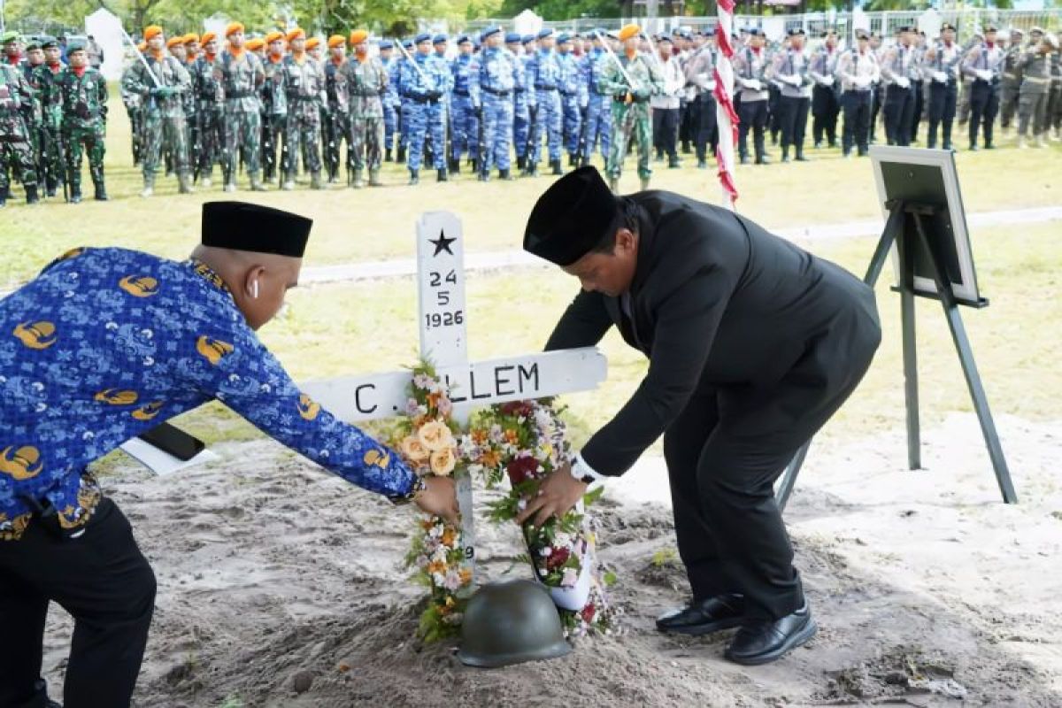 Pemprov Kalteng Peringati Hari Pahlawan dengan Upacara Pemakaman Militer Cornelius Willem