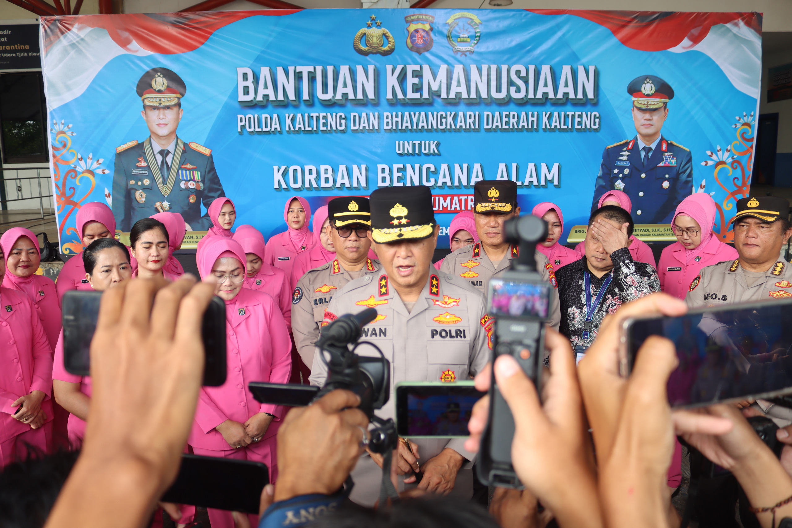 Polda Kalteng Gerakkan Bantuan Nasional Hadapi Krisis Bencana di Sumatera