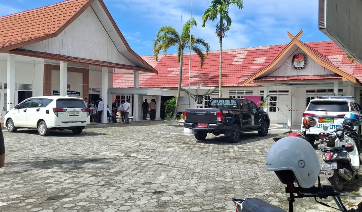 Kasus Dana Hibah Pilkada Naik Penyidikan, Kejati Kalteng Geledah KPU Kotim