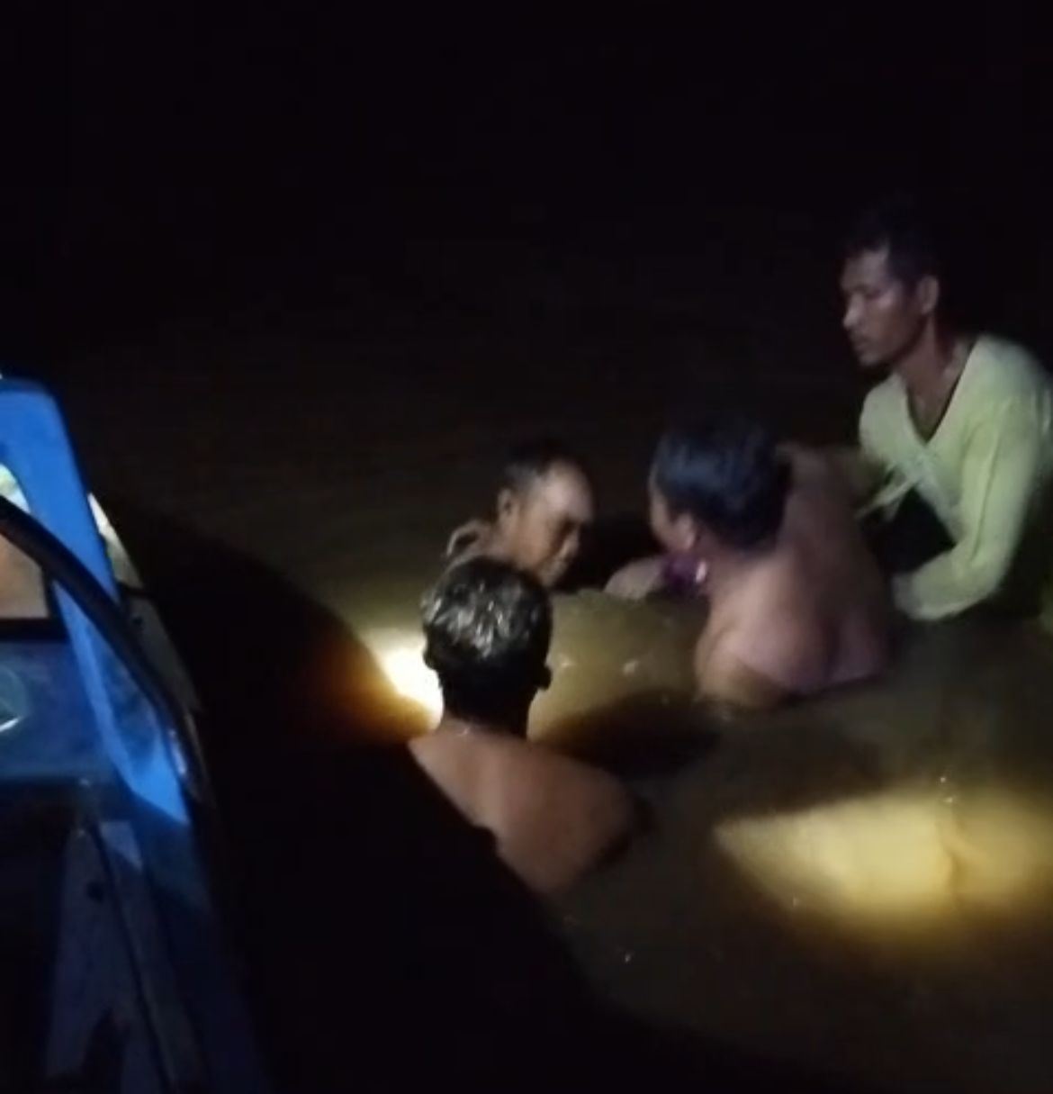 BREAKING NEWS! Taksi Longboat Diduga Karam di Sungai Katingan, Lansia Meninggal Dunia