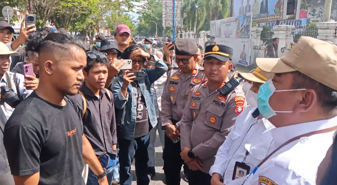 Mahasiswa Kalteng Kepung DPRD, Protes KUHP-KUHAP dan Wacana Pilkada Tak Langsung