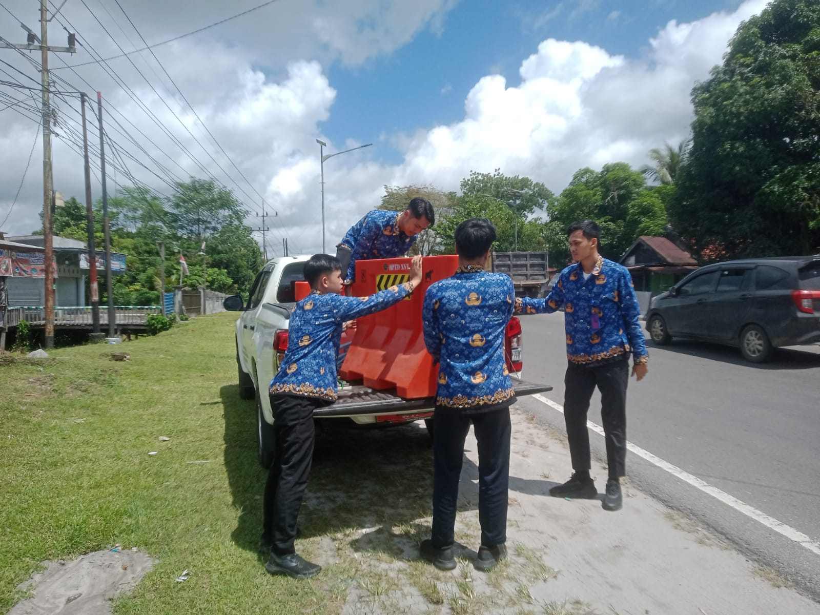 Dishub Kalteng Pasang Water Barrier di Titik Rawan Kecelakaan