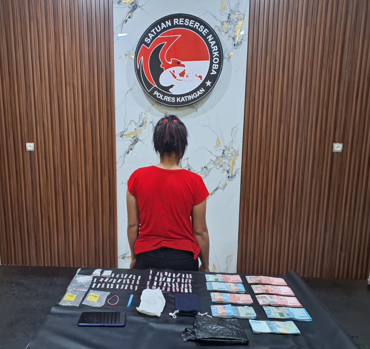 Simpan Puluhan Paket Sabu di Lemari, Perempuan Ini Dibekuk Tim Polsek Katingan