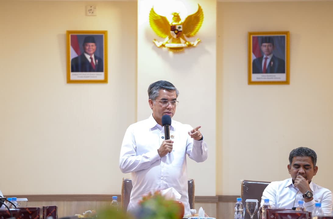 Dorong Penguatan K3, Menaker Yassierli: Keselamatan Pekerja Tak Boleh Dipertaruhkan