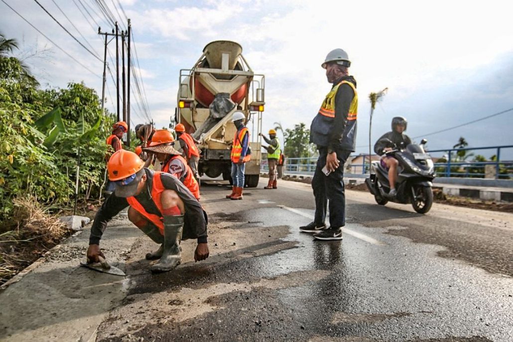 Pemprov Kalteng Tingkatkan Infrastruktur, Jalan Strategis Terus Diperbaiki