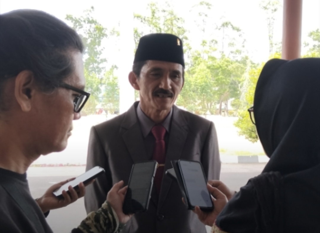 Antrean Panjang SPBU, Ketua DPRD Kobar Soroti Dugaan Oknum Penimbun