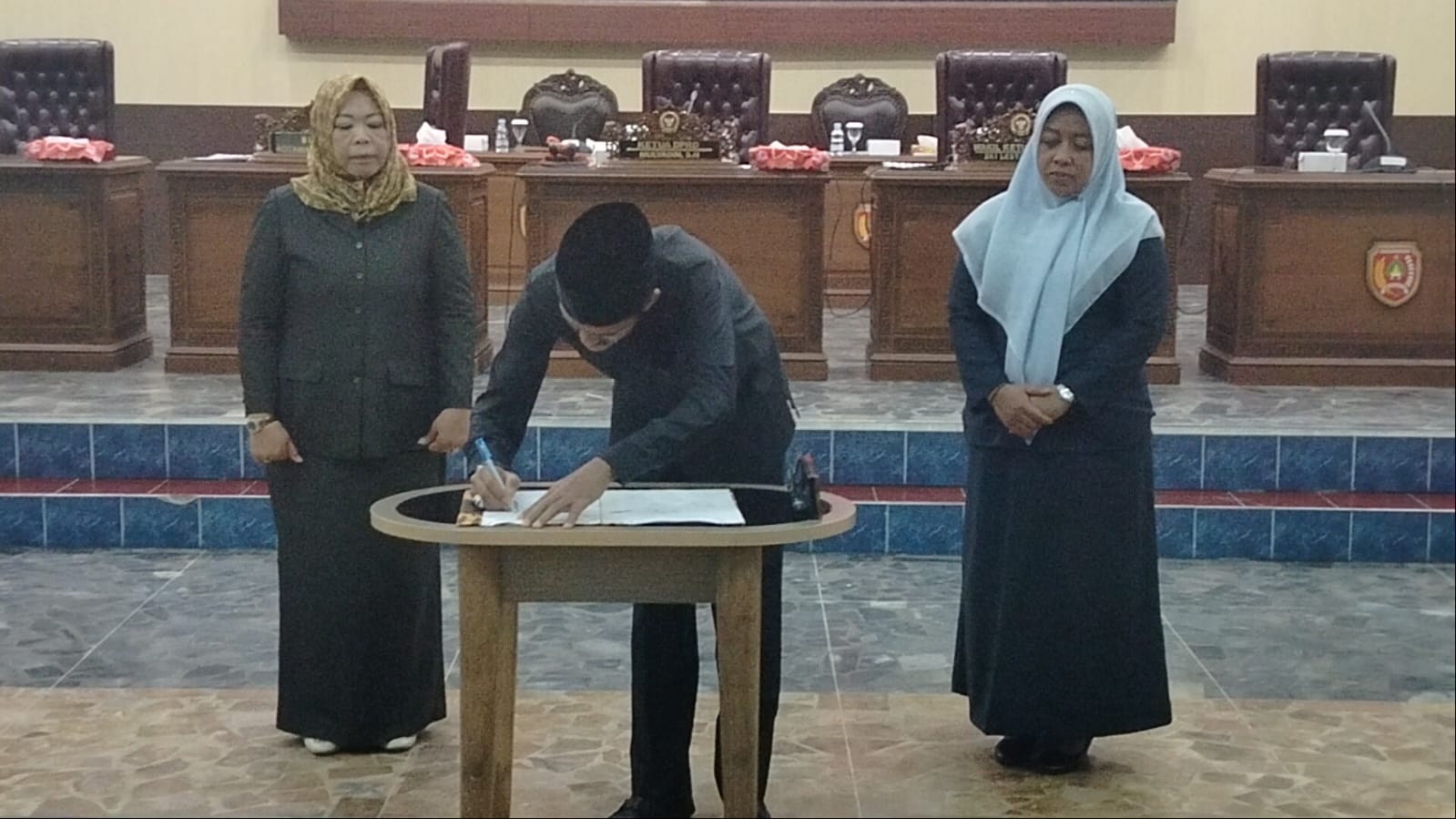 DPRD Kobar Sahkan Perda Pajak, Ranperda HIV/AIDS Ditunda Demi Kajian Lebih Matang