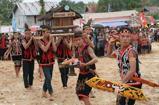 dayak klemantan darat