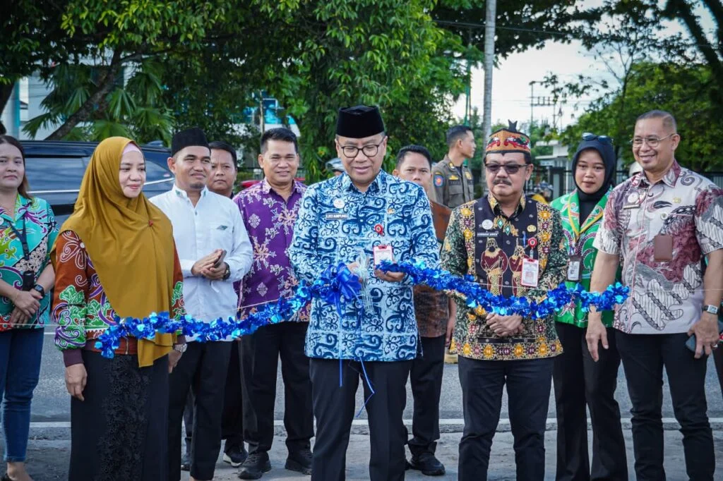 Plt Sekda Kalteng Buka Pasar Ramadan di Palangka Raya
