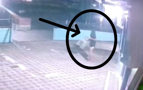 Kotak Amal Masjid Badariah Raib Digondol Maling, Aksi Pelaku Terekam CCTV