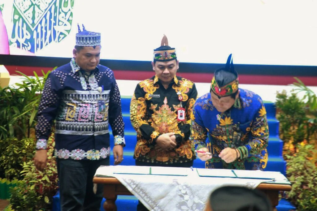 Dinsos Kalteng-Bulog Teken MoU Kartu Huma Betang Sejahtera