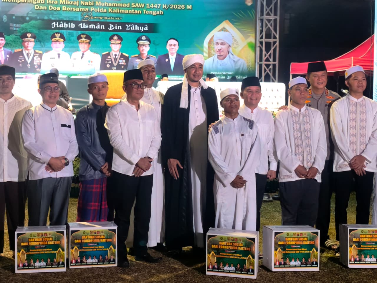 Gubernur dan Polda Kalteng Salurkan Bantuan Sosial saat Tabligh Akbar Isra Mi’raj