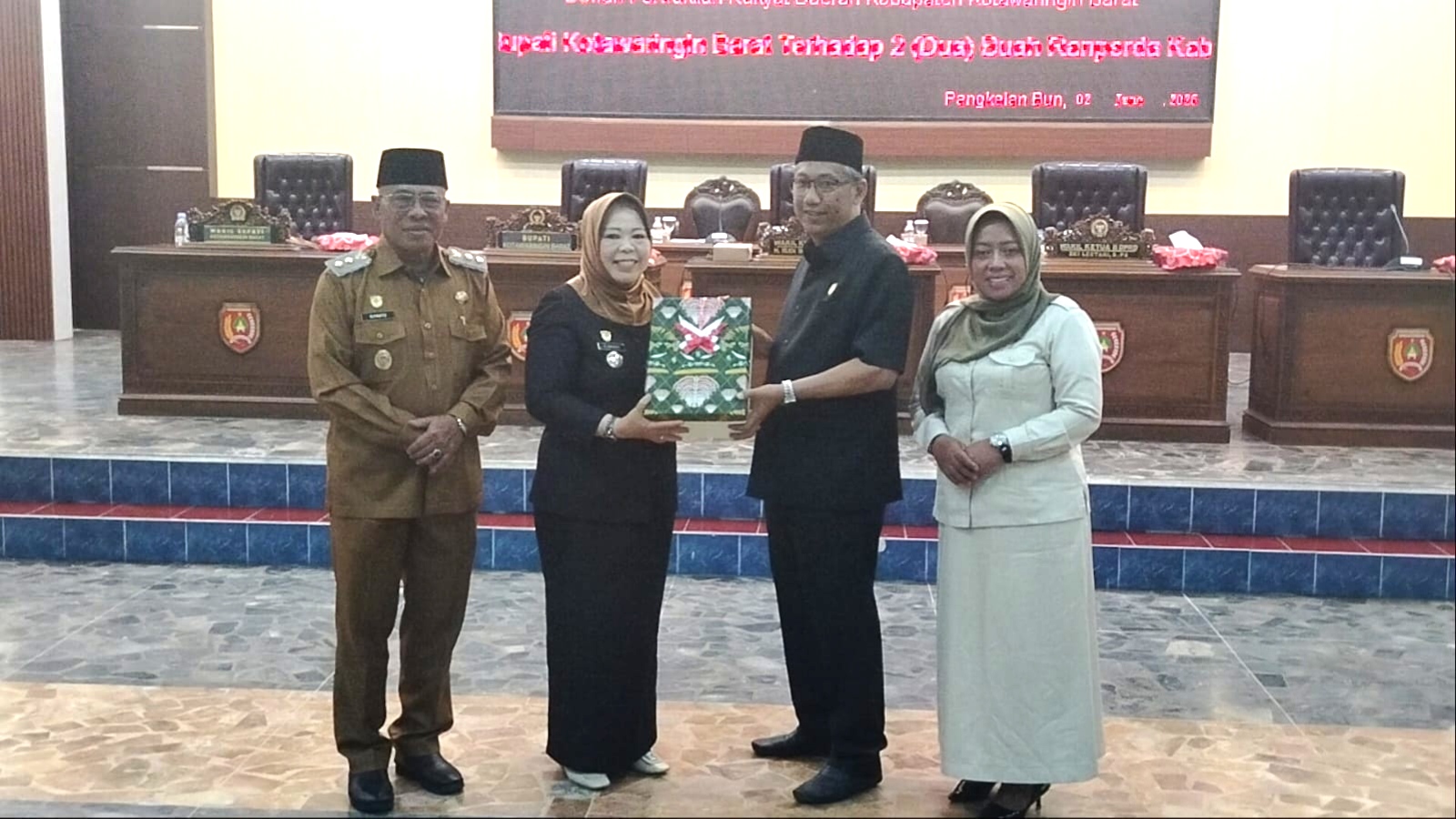 Raih WTP ke-12 Kali Berturut-turut, Bupati Kobar Ajukan Dua Ranperda Strategis ke DPRD