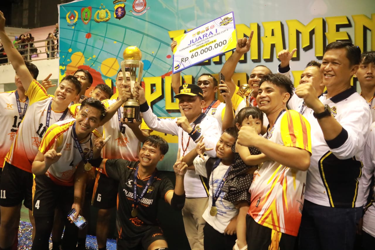 Tutup Turnamen Voli Kapolda Cup, Gubernur Agustiar: Kompetisi Harus Perkuat Persaudaraan
