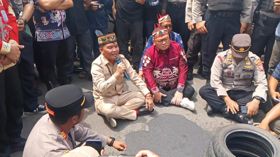 Gubernur Kalteng Turun Temui Demonstran, PLN Diminta Buka Fakta Pemadaman