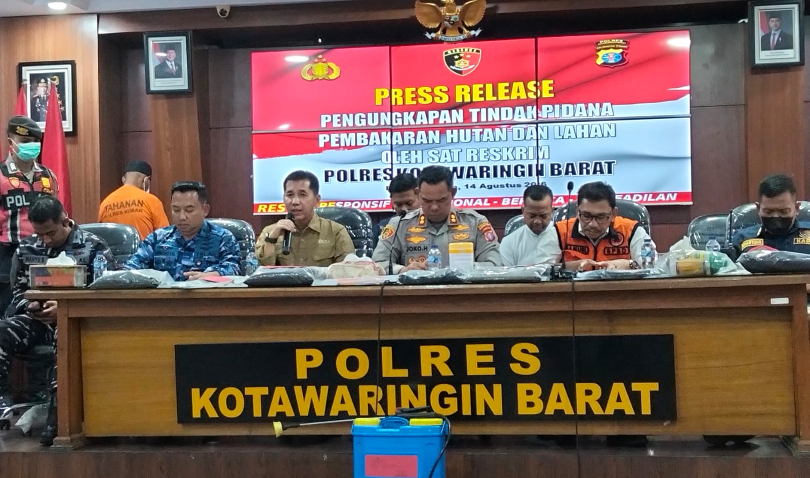 Apresiasi Polisi, Pemkab Kobar Ajukan Helikopter Water Bombing untuk Tangani Karhutla