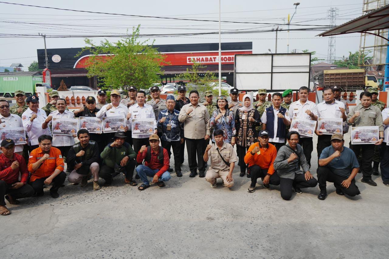 Pemprov Kalteng Salurkan Pompa Air dan APD untuk 16 Kelurahan Rawan Karhutla