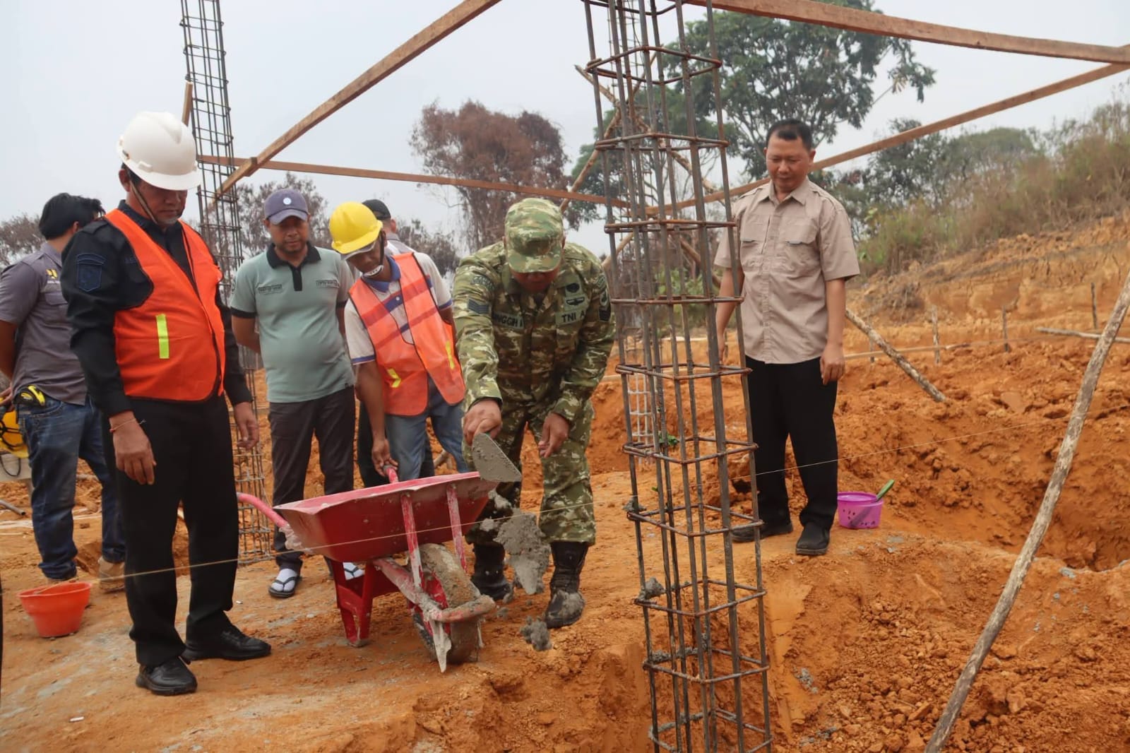 Bupati Seruyan Bangun Workshop Alat Berat untuk Percepat Penanganan Jalan Rusak